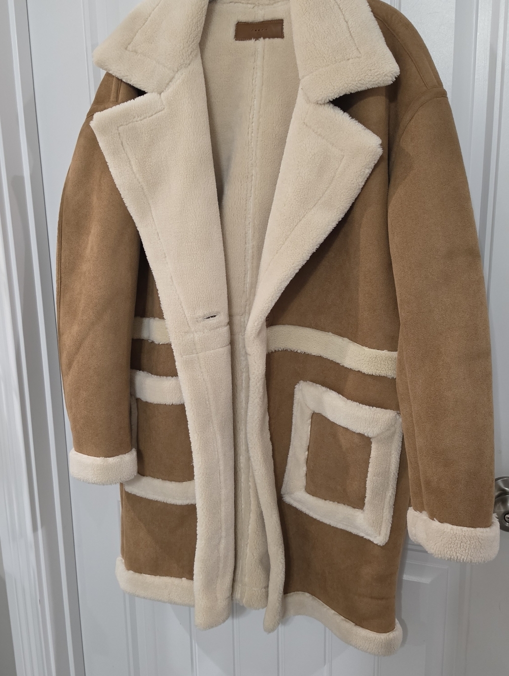 Blank NYC Feels Natural Tan Faux Fur Coat Size Medium - Picture 9 of 16